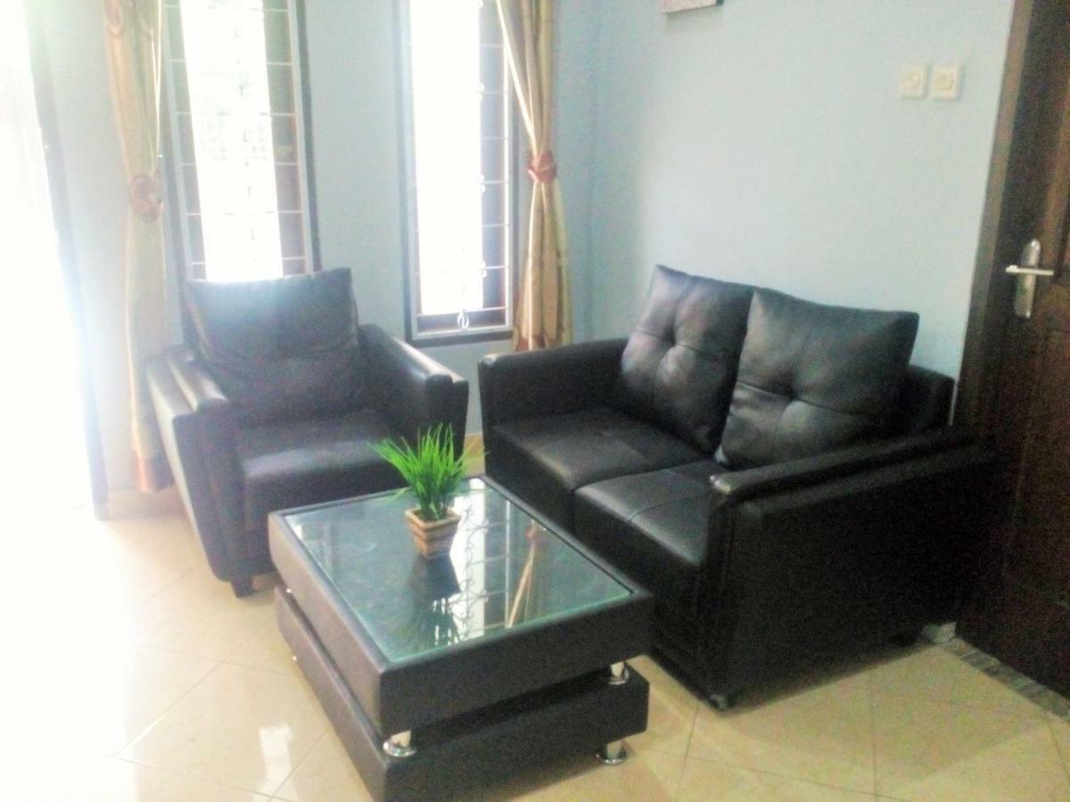 Homestay Bumi Asri III Cikutra Bandung Exterior foto